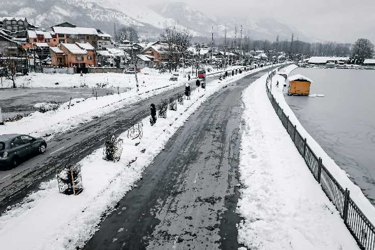 Snowfall in Gulmarg